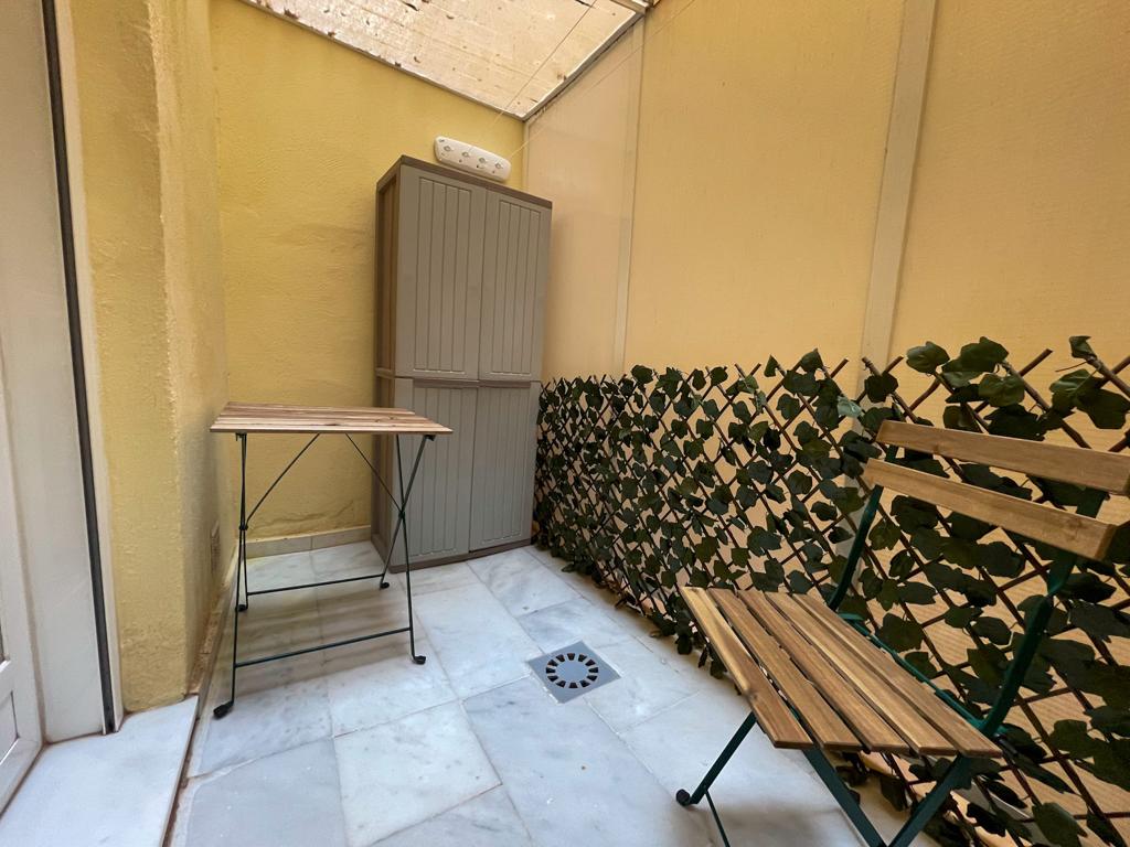 BEL APPARTEMENT AVEC PATIO PRIVÉ