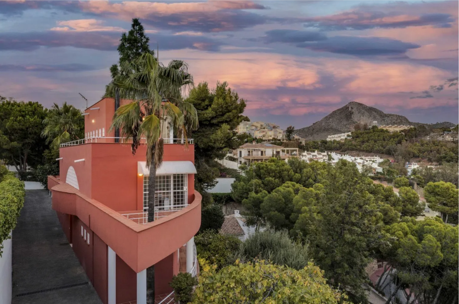 FRITTSTÅENDE VILLA I CERRADO DE CALDERÓN MED HAVUTSIKT – HOUSECLICK.ES