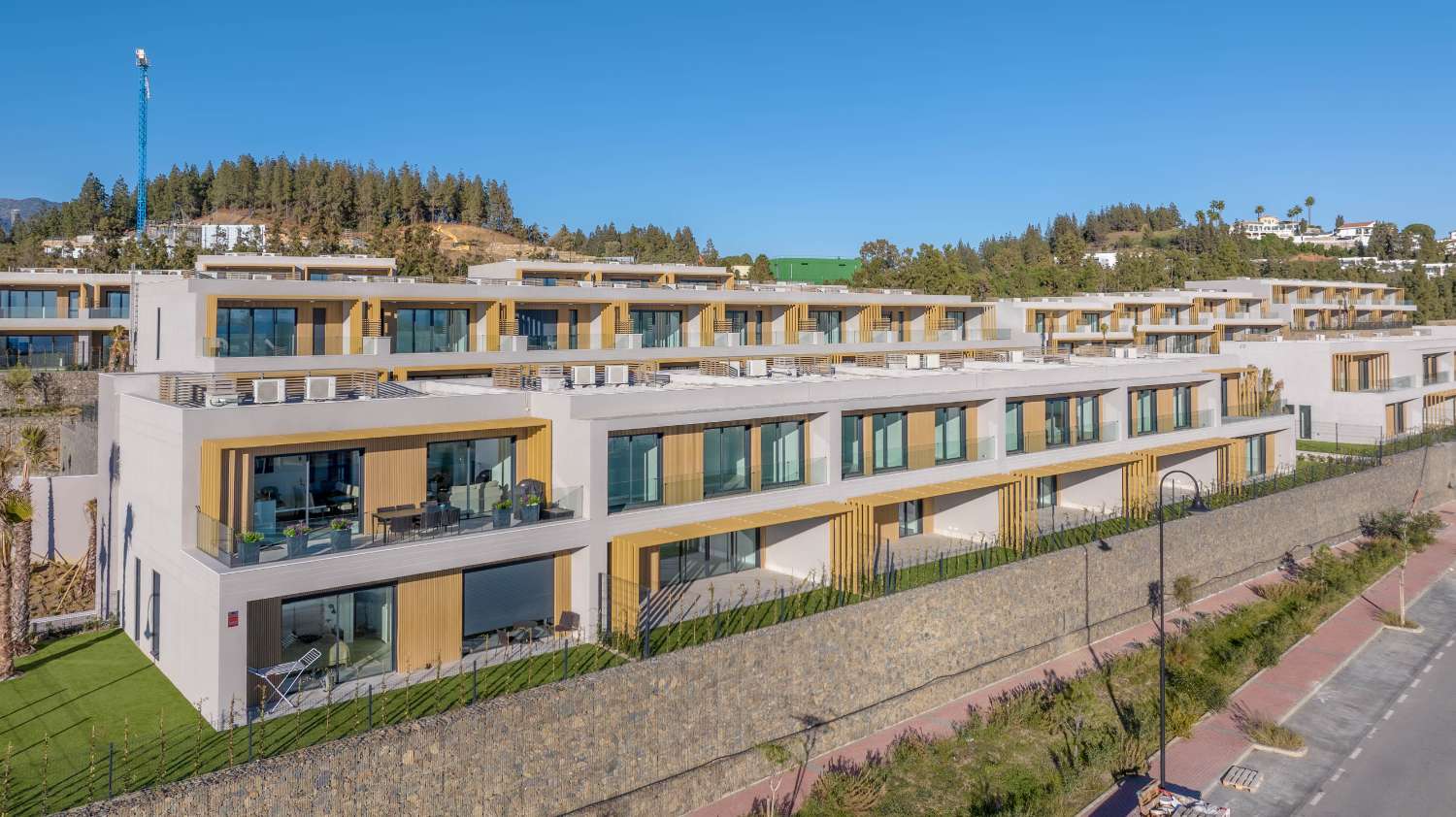 DA 776.000 € A 958.000 € · ULTIME CASE A SCHIERA NUOVE COSTRUITE A MIJAS – HOUSECLICK.ES