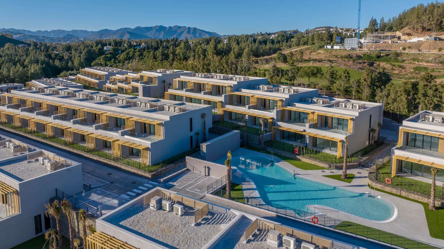 DA 776.000 € A 958.000 € · ULTIME CASE A SCHIERA NUOVE COSTRUITE A MIJAS – HOUSECLICK.ES