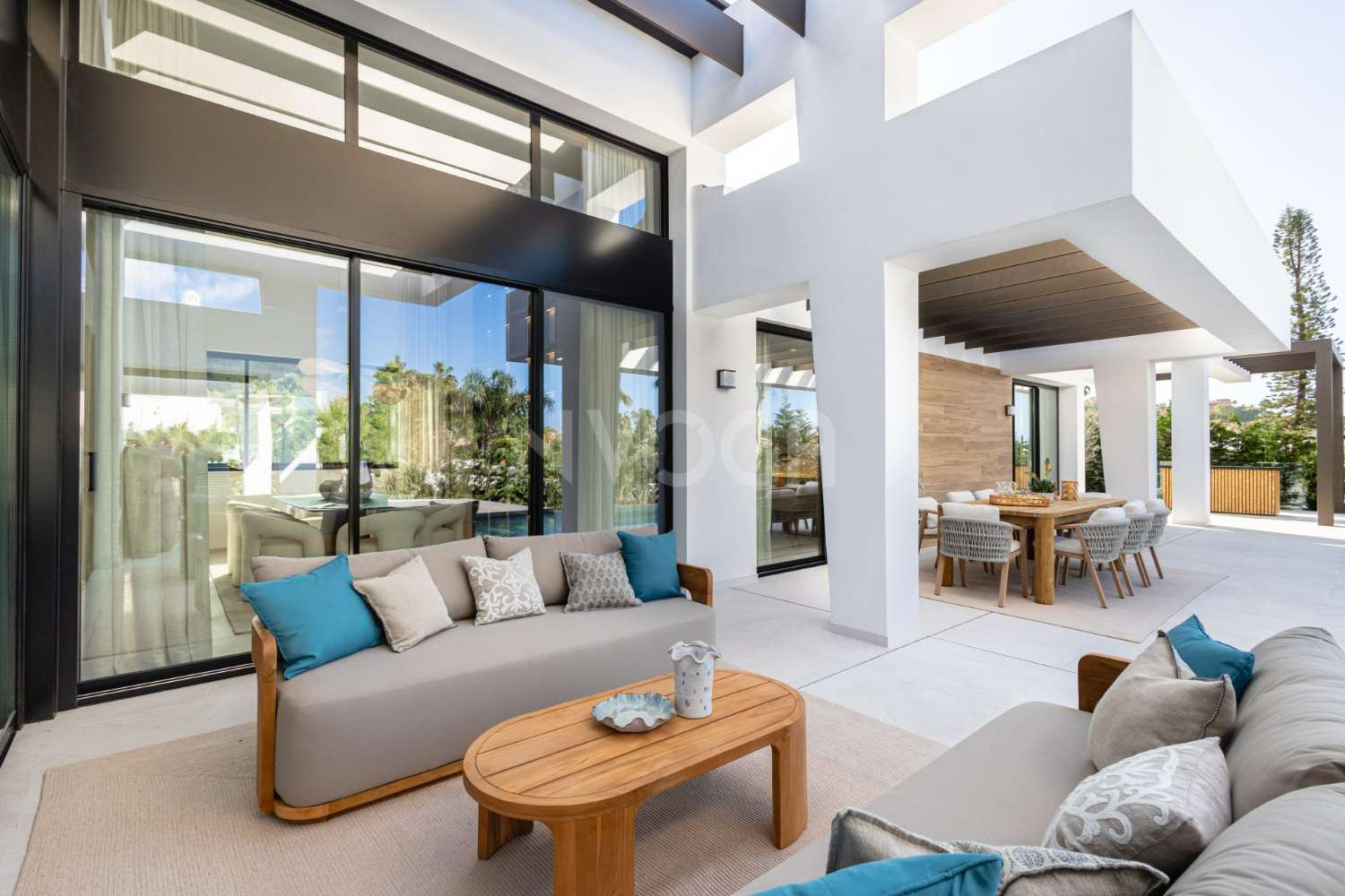 ESPECTACULAR VILLA DE DISEÑO EN EL CORAZÓN DEL VALLE DEL GOLF DE MARBELLA