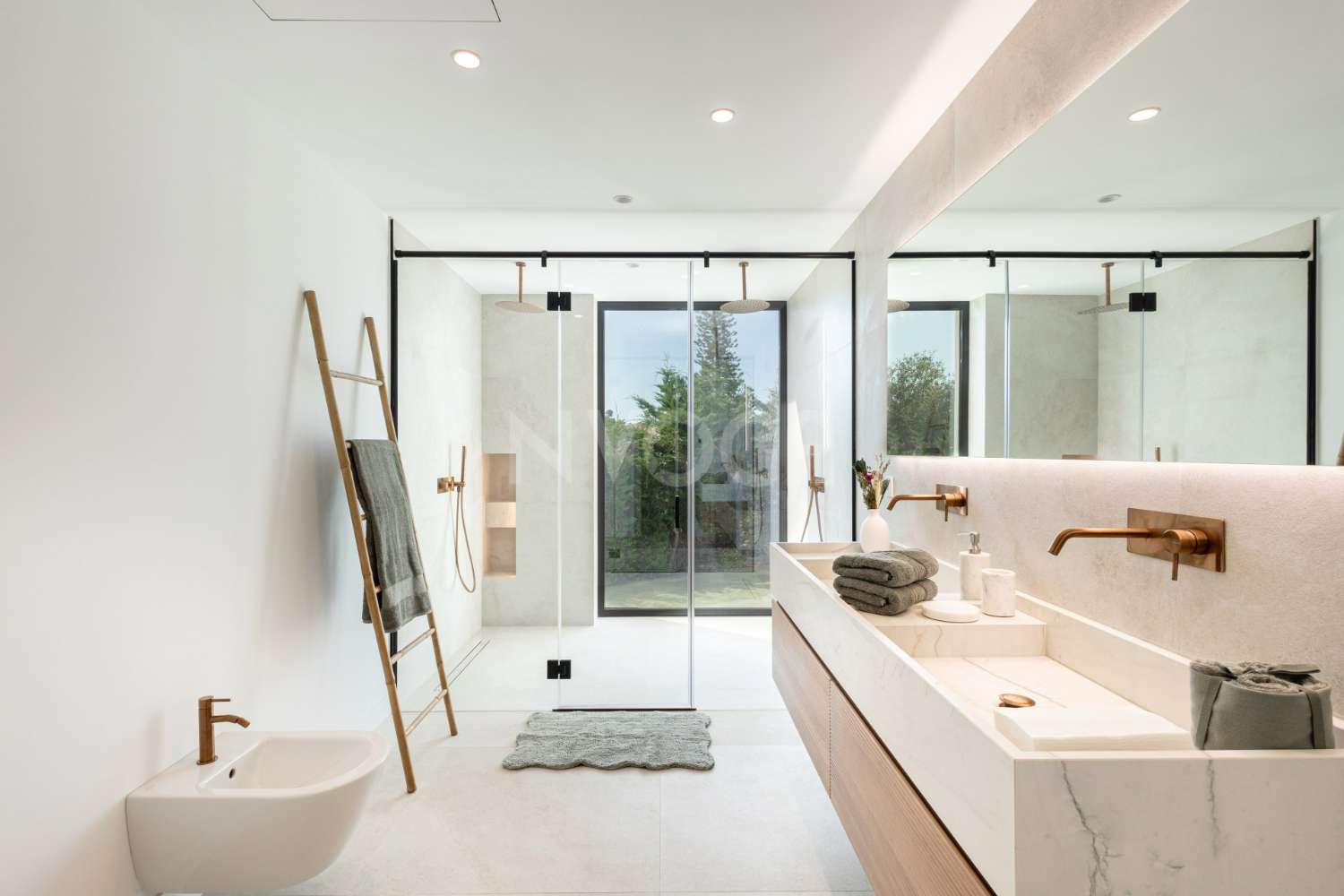 ESPECTACULAR VILLA DE DISEÑO EN EL CORAZÓN DEL VALLE DEL GOLF DE MARBELLA