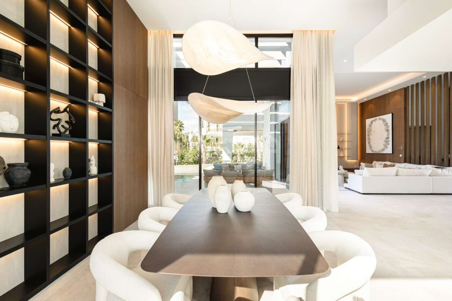 ESPECTACULAR VILLA DE DISEÑO EN EL CORAZÓN DEL VALLE DEL GOLF DE MARBELLA