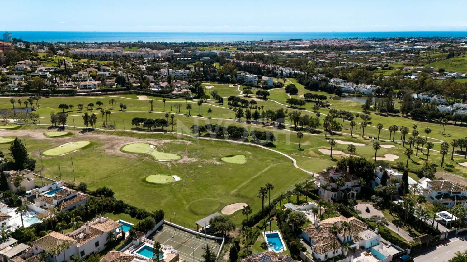 ESPECTACULAR VILLA DE DISEÑO EN EL CORAZÓN DEL VALLE DEL GOLF DE MARBELLA