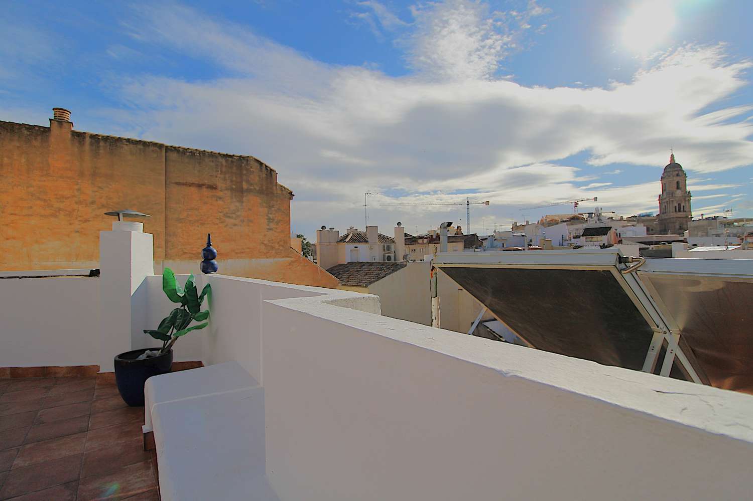 EDIFICIO HISTÓRICO COMPLETAMENTE REHABILITADO EN PLENO CENTRO DE MÁLAGA