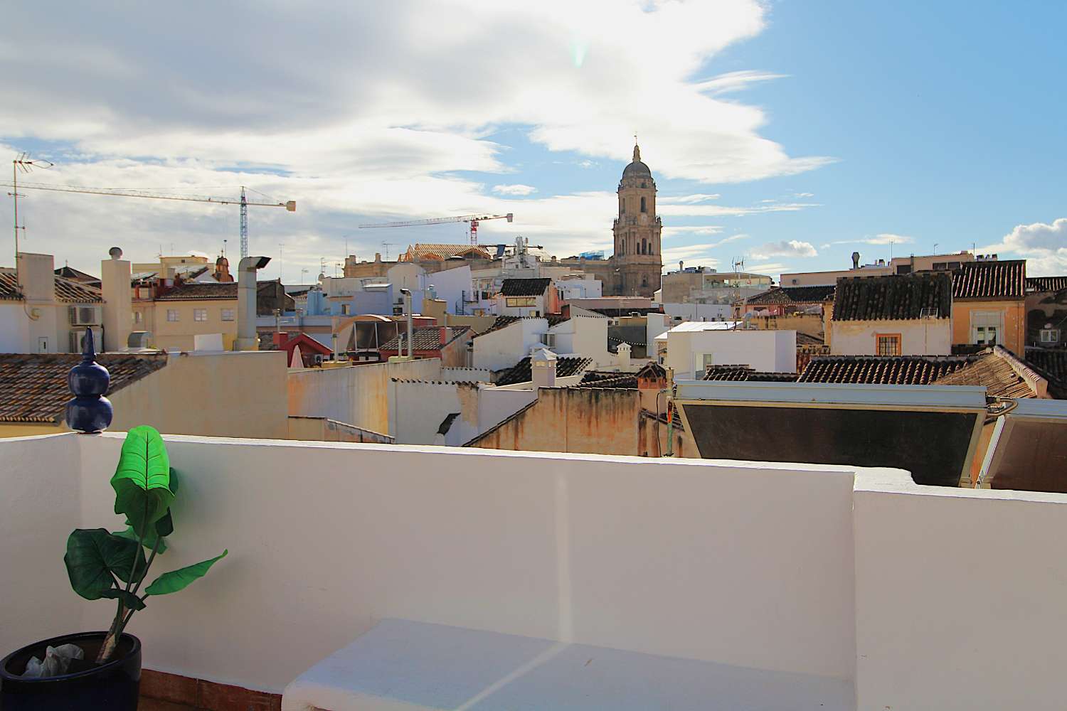 EDIFICIO HISTÓRICO COMPLETAMENTE REHABILITADO EN PLENO CENTRO DE MÁLAGA