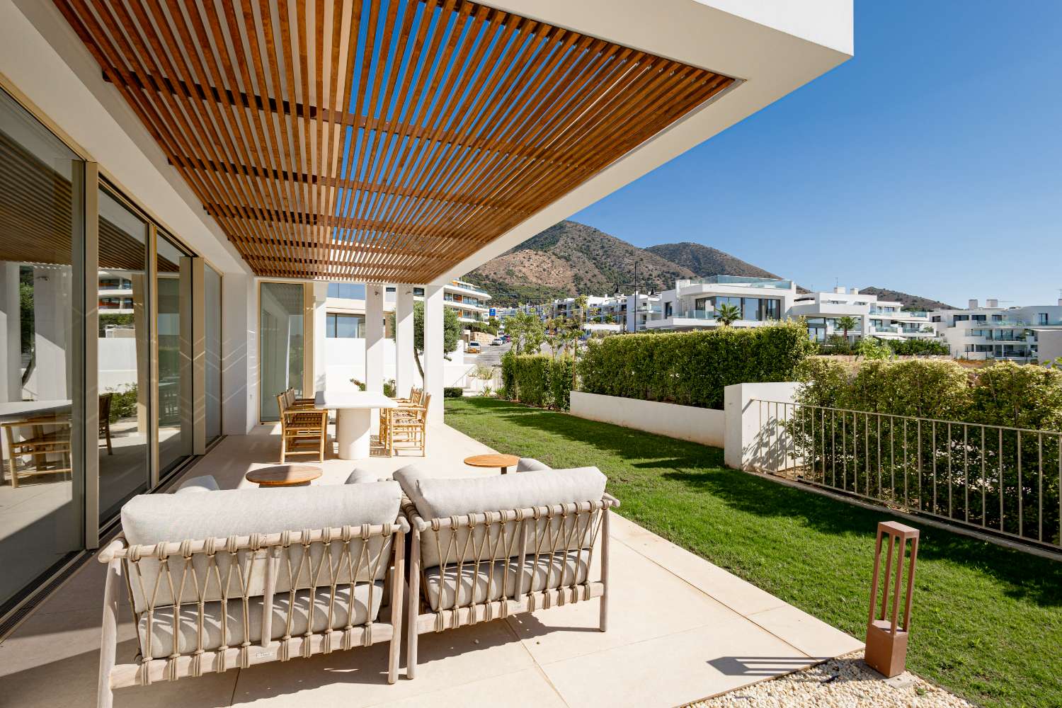 VILLA DE LUJO EN EL HIGUERÓN, FUENGIROLA