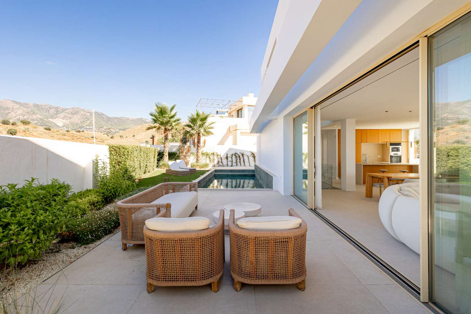 VILLA DE LUJO EN EL HIGUERÓN, FUENGIROLA