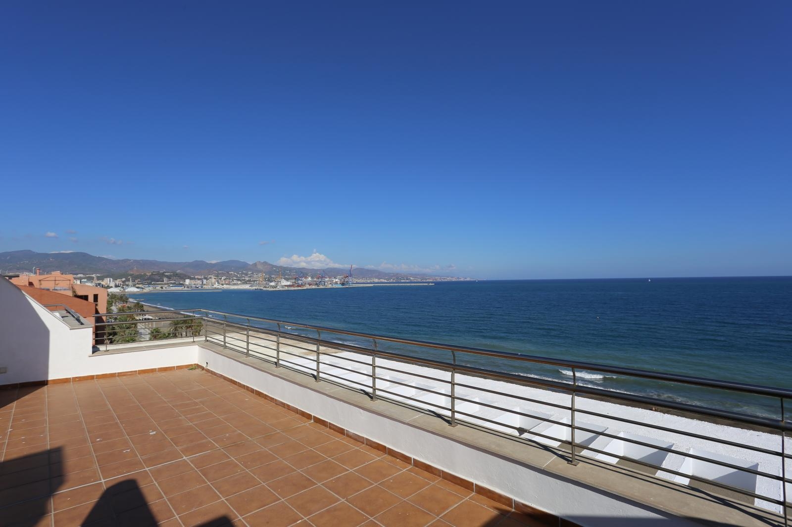 SOLD! LUXURY PENTHOUSE WITH SEA VIEWS. LOCATED IN THE PACIFIC AREA