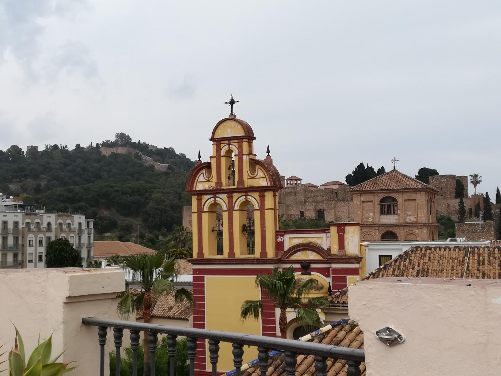 LUXURY APARTMENT VOR KURZEM RENOVIERT, VOR DER KATHEDRALE UND ALCAZABA. Terrasse.