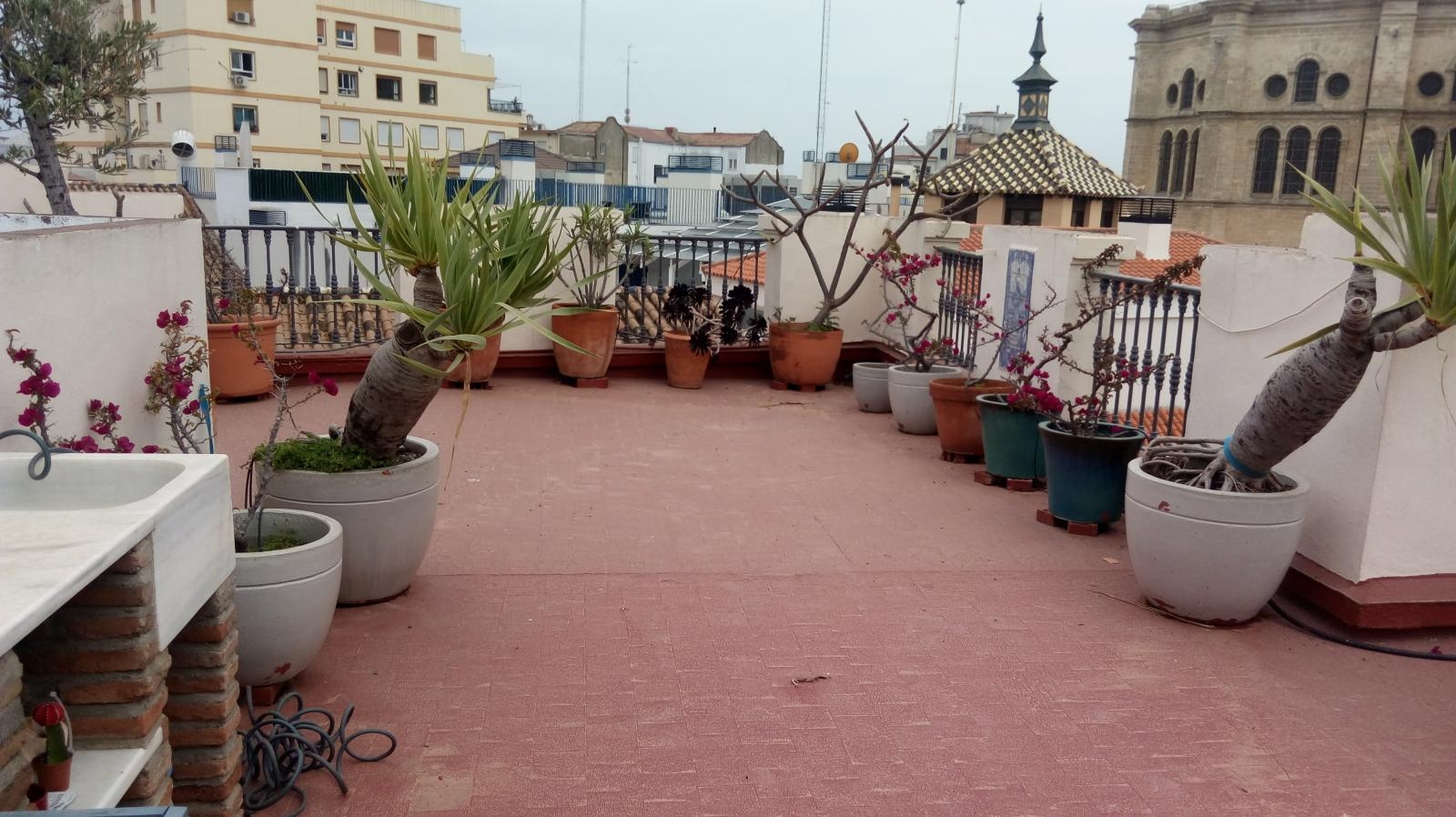 LUXURY APARTMENT VOR KURZEM RENOVIERT, VOR DER KATHEDRALE UND ALCAZABA. Terrasse.