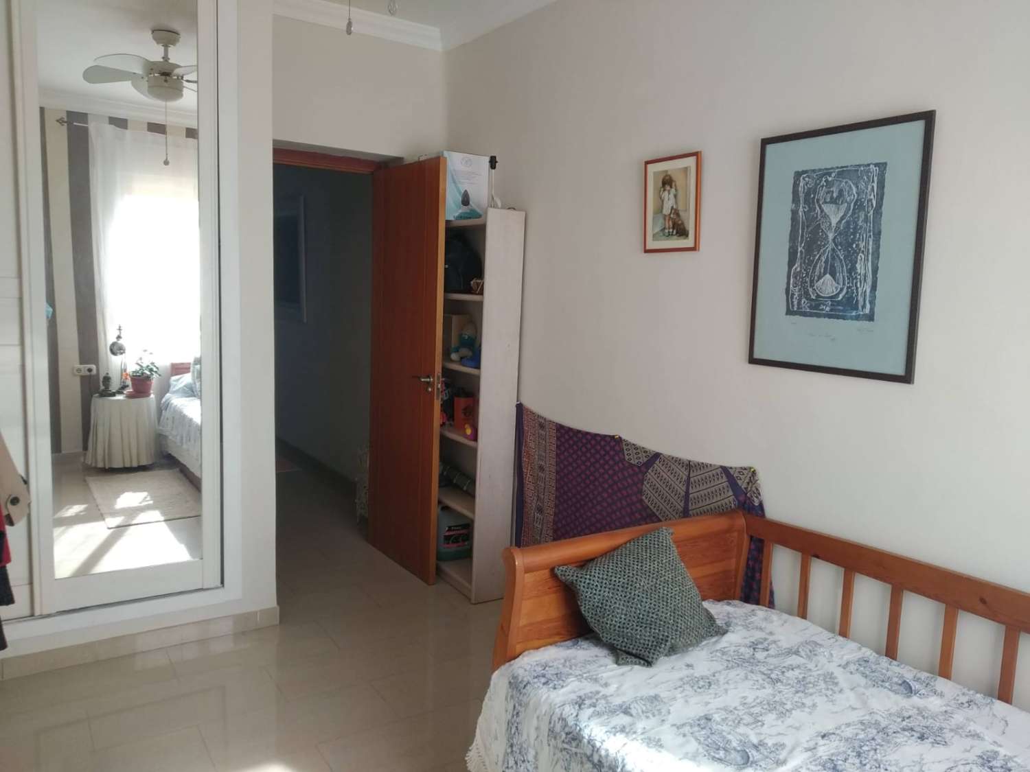 FLAT FOR SALE IN MALAGUETA WITH VIEWS TO GIBRALFARO. PARKING INCLUDED IN PRICE