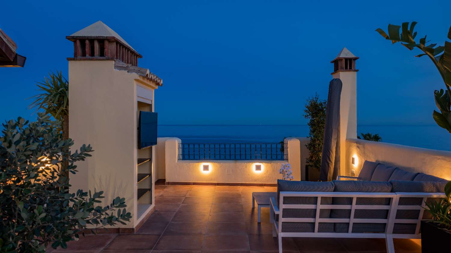 SOLD! SPECTACULAR DUPLEX PENTHOUSE WITH PANORAMIC SEA VIEWS